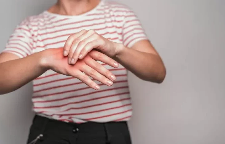 Idap Sindrom Tangan Alien, Wanita 77 Tahu Hal ini Bergerak Tak Terkendali