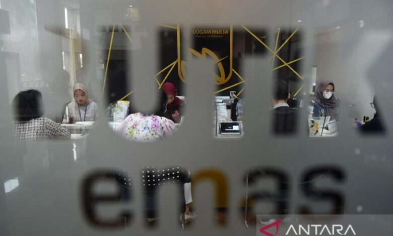 Emas Antam pada Kamis anjlok Rp20.000 berubah jadi Rp1,866 jt per gram